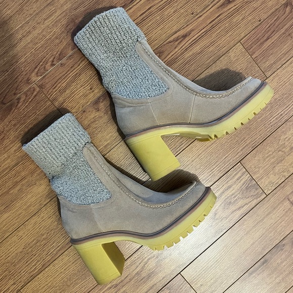 Oasis Society Boots - Picture 7 of 10